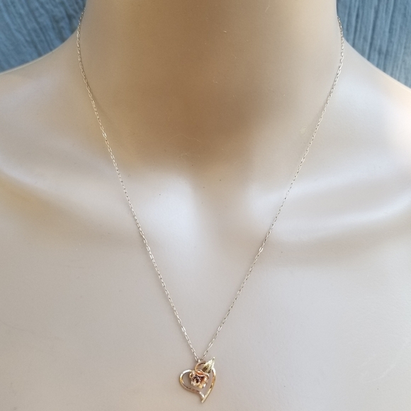 KREMENTZ VINTAGE 14K GOLDPLATED ROSE HEART PENDANT CHAIN NECKLACE - Picture 2 of 6